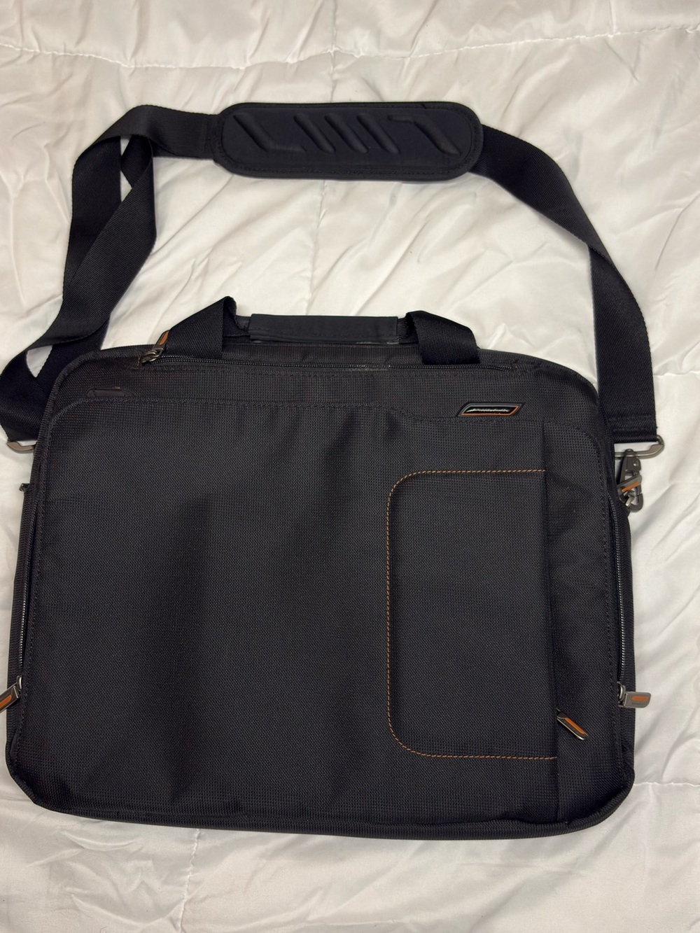 Briggs & Riley Travelware VB406-4 Black Laptop Messenger Bag w/Orange Stitching